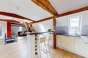 Großzügige 6 Zimmer Maisonette Wohnung im Heusteigviertel