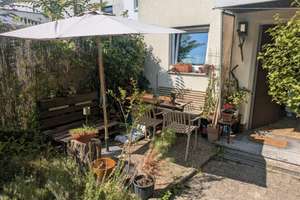 Schönes, helles Zimmer in lebendiger Haus-WG mit Hund und Kids