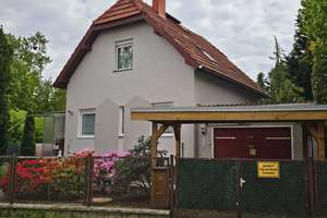 Absolut ruhig gelegenes Einfamilienhaus auf traumhaftem Grundstück mit Garage!