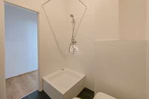 TOP-LAGE IM PRENZLAUER BERG! RENOVIERTE UND KLASSISCHE ALTBAUWOHNUNG! PROVISIONSFREI! – Schönhauser Allee 103, 10439 Prenzlauer Berg, Berlin – Vorschaubild 10