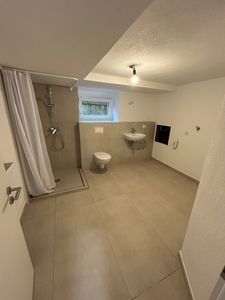 Komplett neu entstandene 2-Zimmer-Einliegerwohnung mit eigenem Eingang in zentraler Lage von Siegen