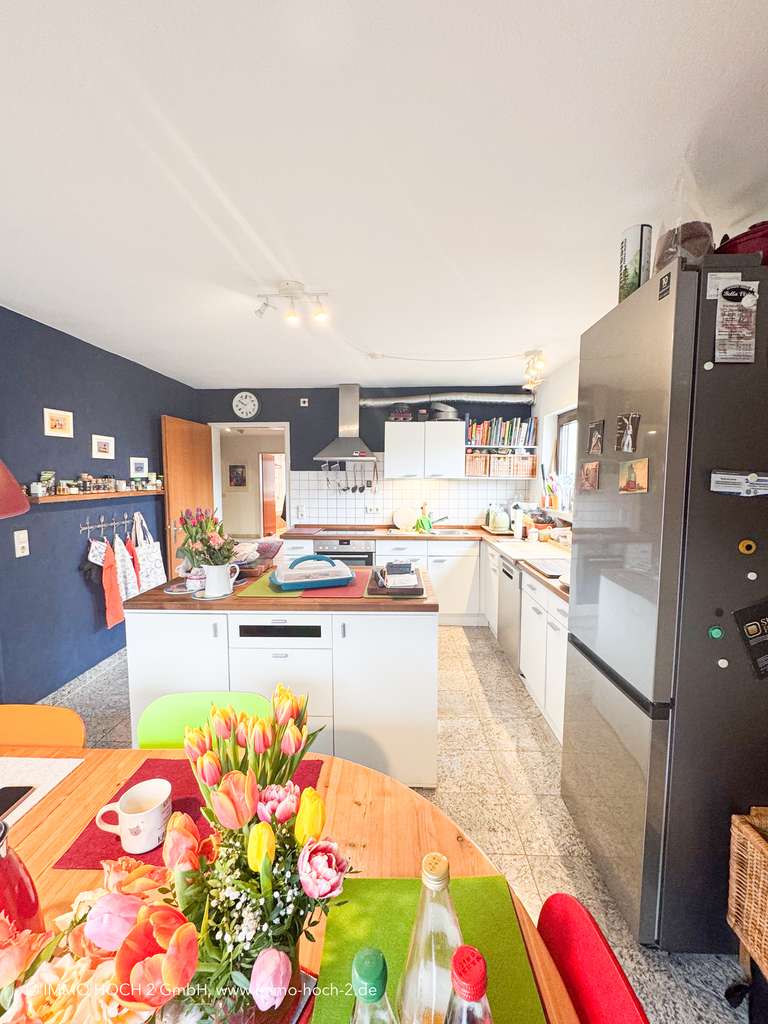 Immobilie in Allmersbach im Tal - Großzügige 6-Zimmer-Wohnung mit Garten, Terrasse, Garage und Einliegerwohnung - Bild 2