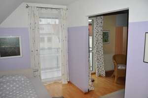 charmante ruhige 2,5-Zimmer-DG-Wohnung / Innenstadt mit Balkon und Einbauküche in Nürnberg – Himpfelshofstr. 11, 90429 Himpfelshof, Nürnberg – Vorschaubild 7