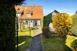 Geräumige Doppelhaushälfte mit Wintergarten und Potenzial zum Wohlfühlzuhause – Neu-Ulm (Kreis) – Vorschaubild 21