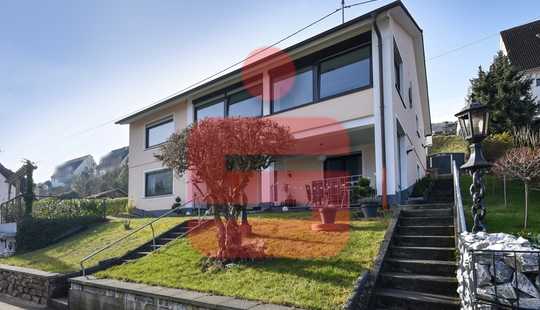 Bild von Energetisch und modern saniertes Zweifamilienhaus mit Rheinblick