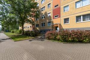 Kurze Wege zum Einkaufen und zur Straßenbahn – ideal für sportliche Mieter... – Johannes-Göderitz-Straße 71, 39130 Neu Olvenstedt, Magdeburg – Vorschaubild 18