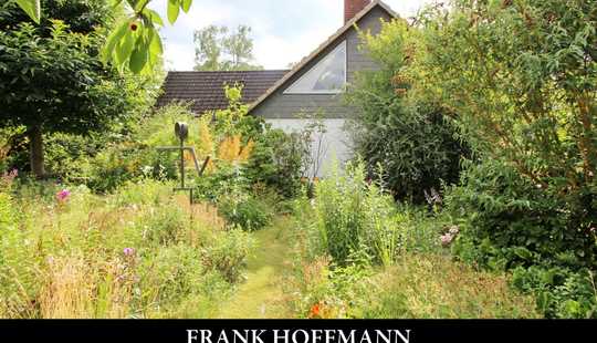 Bild von Besonderes Einfamilienhaus auf tollem Grundstück in Hamburg-Lurup