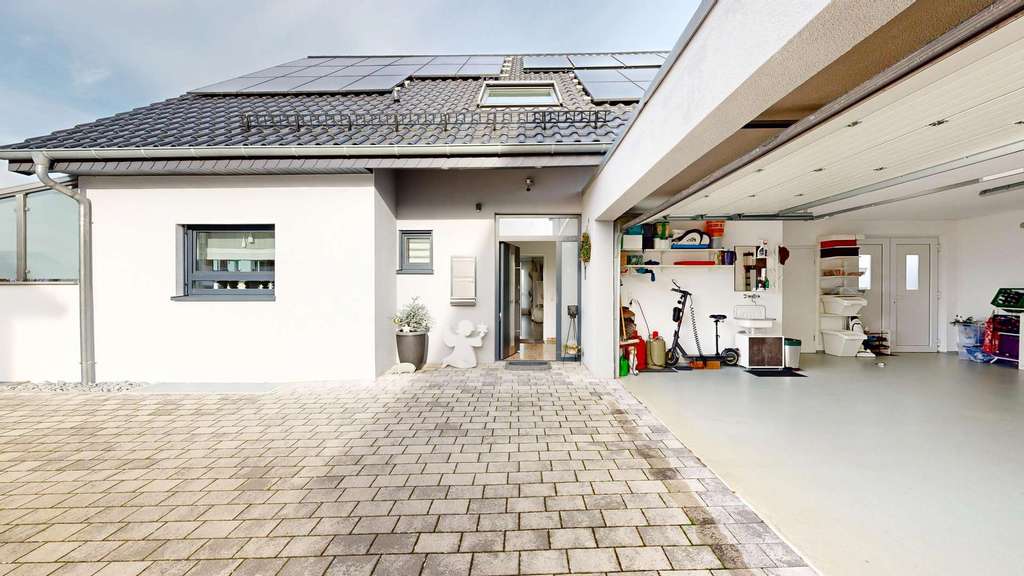 Immobilie in Oedheim - Exklusives EFH mit Einliegerwohnung – PV, Wallbox, Klima, 4 Bäder & Wellnessbereich - Bild 3