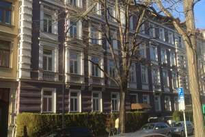 Nähe City, Dachgeschoß-Wohnung mit Loggia und Fernblick in Würzburg