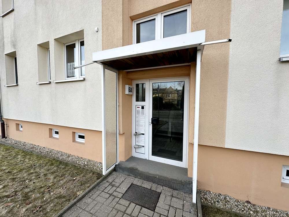 "Mit viel Potential - sanierungsbedürftige, vermietete 3-Zimmer-EGWohnung mit Balkon und Stellplatz", Greiz Kreis – Bild 4
