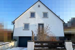 Besonderes Einfamilienhaus mit individuellem Heizkonzept – Die vollständige Adresse der Immobilie erhältst du vom Anbieter., 93080 Pentling – Vorschaubild 1