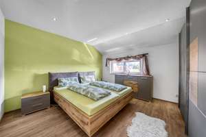 „Einziehen & wohlfühlen – Familienhaus mit Kamin, Garten & modernisiertem Außenauftritt“ – Die vollständige Adresse der Immobilie erhältst du vom Anbieter., 97688 Bad Kissingen – Vorschaubild 13