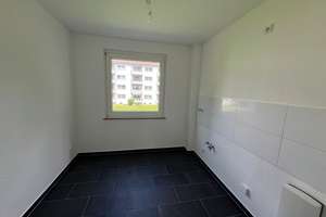 Helle renovierte 2 Zi.-Whng. mit Balkon - Bad mit Fenster - Duisburg Rheinhausen – Richard-Wagner-Straße 7, 47226 Rheinhausen-Mitte, Duisburg – Vorschaubild 3