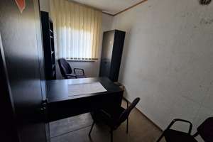 Reihenmittelhaus mit Laden im EG – Die vollständige Adresse der Immobilie erhältst du vom Anbieter., 95233 Helmbrechts – Vorschaubild 2