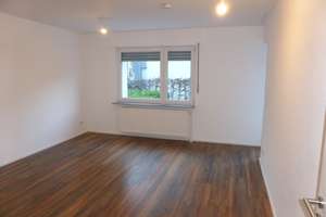 Frisch sanierte 3-Zimmer Wohnung mit Balkon nahe Köln-Arcaden und FH