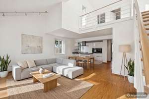 Stilvolle Maisonettewohnung in ruhiger Bestlage – lichtdurchflutet, modern und sofort bezugsbereit – Die vollständige Adresse der Immobilie erhältst du vom Anbieter., 22589 Sülldorf, Hamburg – Vorschaubild 1