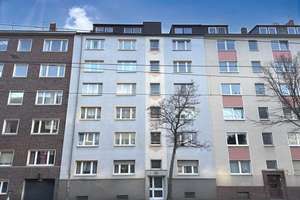 Charmante Dachgeschosswohnung mit Aufzug, Dachterrasse und Parkblick in begehrter Lage in Düsseldorf