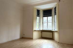 TOP gemütliche 3 ZKDB Wohnung im 1. OG in zentraler, aber ruhiger Lage nahe dem Helios und der FH – Johannesplatz 8, 47805 Dießem/Lehmheide, Krefeld – Vorschaubild 1
