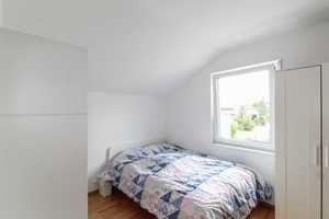 Hochmodernes Einfamilienhaus mit PV-, Be-und Entlüftungsanlage – Erding (Kreis) – Vorschaubild 8