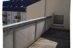 3-Zimmer-Wohnung in Zwickau mit riesigem Südbalkon, hübsch und zentrumsnach, zu vermieten! – Schumannplatz 8, 8056 Innenstadt, Zwickau – Vorschaubild 3