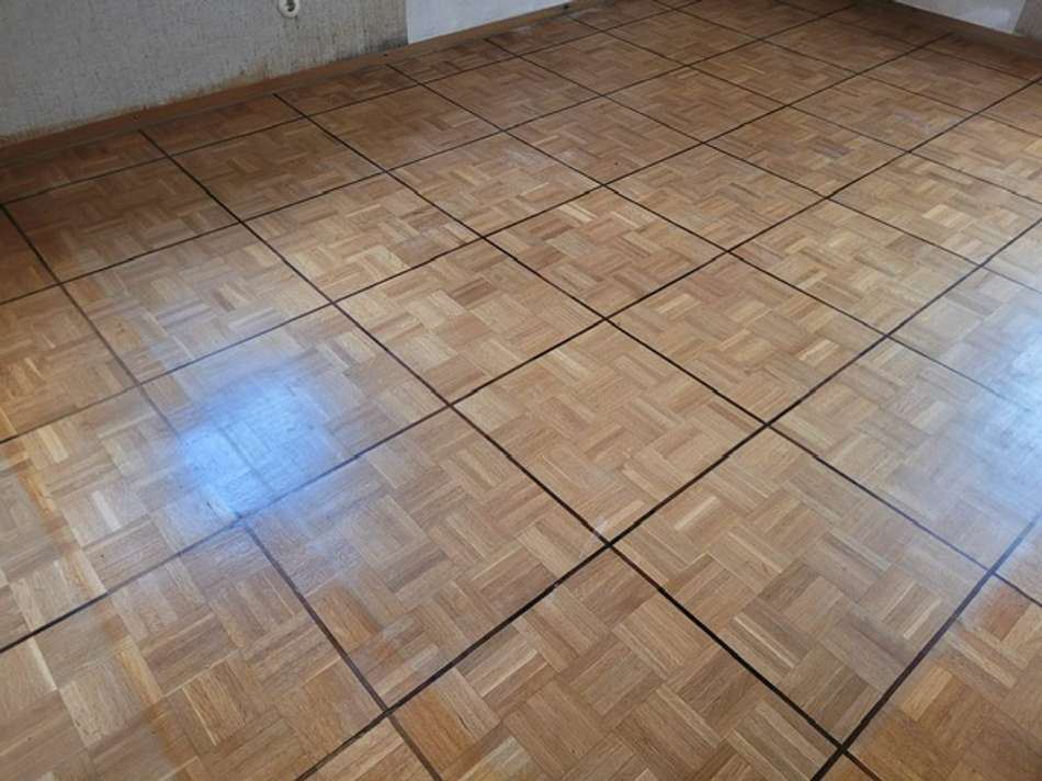 Parlettboden Wohnzi. OG