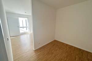 Modernes Leben auf 118 m²: Stilvolle 3-Zimmer-Wohnung mit Highlight-Dachterrasse und Aufzug – Biklenstraße 10, 70327 Untertürkheim (Ortsteil), Stuttgart – Vorschaubild 8