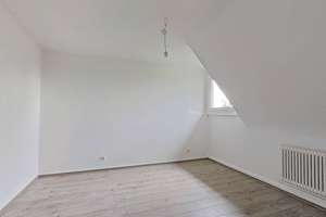 *1 NKM FREI* Gemütliche 2-Zimmer-Dachgeschosswohnung mit großer Küche und Wannenbad – Degenstraße 13, 42651 Solingen-Mitte, Solingen – Vorschaubild 5