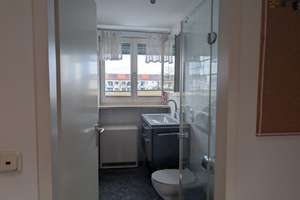 Ab sofort 2-Zimmer Wohnung (50m²) im 5. OG mit Balkon, Waschmaschine & EBK - Dülferstrasse -KeinWG – Die vollständige Adresse der Immobilie erhältst du vom Anbieter., 80933 Lerchenau-Ost, München – Vorschaubild 5