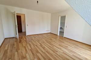 Ruhig gelegene 3-Zimmer-Dachgeschosswohnung mit Balkon – Kühbacher Weg 5, 86154 Oberhausen-Nord, Augsburg – Vorschaubild 3