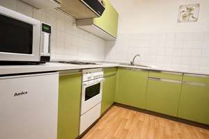 Gemütliche 1,5-Zimmer-Wohnung mit Balkon, Einbauküche & Stellplatz in Bad Teinach-Zavelstein – Silcherstraße 9, 75385 Bad Teinach-Zavelstein – Vorschaubild 3