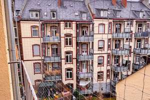 Gründerzeit-Altbau in Wiesbaden: 3 Zimmer, 2 Balkone, viel Potenzial – Die vollständige Adresse der Immobilie erhältst du vom Anbieter., 65197 Rheingauviertel / Hollerborn, Wiesbaden – Vorschaubild 11