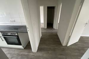 Helle 2,5 Zimmer- Wohnung im 2.Obergeschoss mit Balkon und Tageslichtbad mit Wanne – Klipperstr. 2, 23558 Buntekuh, Lübeck – Vorschaubild 2
