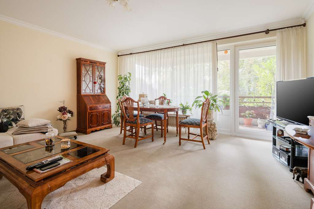 Immobilie in Ahrensburg - Attraktive Kapitalanlage: 2-Zimmer-Wohnung in Ahrensburg mit Balkon & Tiefgaragenstellplatz! - Bild 0