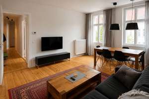 Top-Wohnlage Gleimkiez: Bezugsfreie Balkonwohnung mit Mauerpark und Schönhauser Allee vor der Tür! – Gleimstraße 43, 10437 Prenzlauer Berg, Berlin – Vorschaubild 1