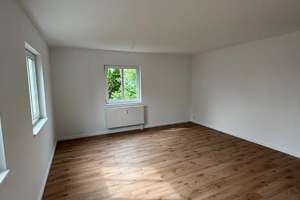 °°Frisch sanierte°° sonnige 3 Zimmer Wohnung mit Balkon und neuer Einbauküche – Sigrid-Undset-Straße 9, 15831 Blankenfelde-Mahlow – Vorschaubild 2