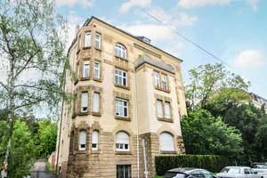 Altbau trifft Wohnkomfort: Maisonette mit Aufzug, TG-Stellplatz in zentraler Lage von Stuttgart