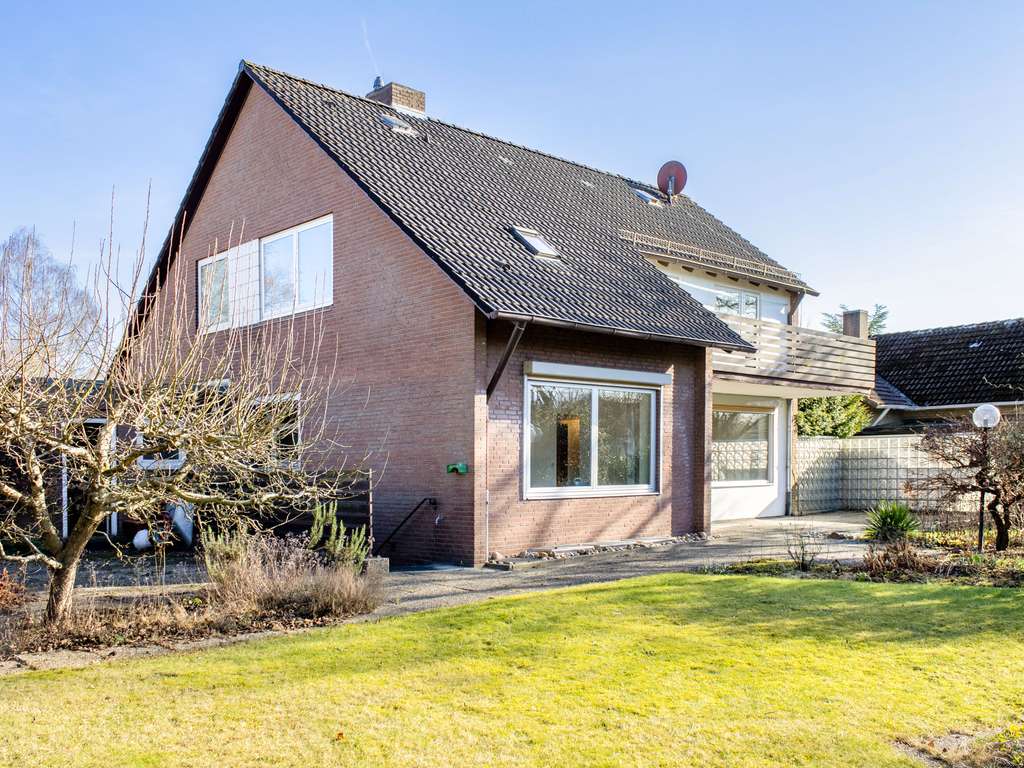 Immobilie in Quarnbek - Repräsentatives Wohndomizil in Kanalnähe: Großzügigkeit trifft auf Bestlage in Kiel-Suchsdorf - Bild 2