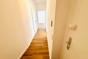 Frisch sanierte 3-Zimmer-Wohnung mit Einbauküche – Bilker Allee 210, 40215 Düsseldorf – Vorschaubild 3
