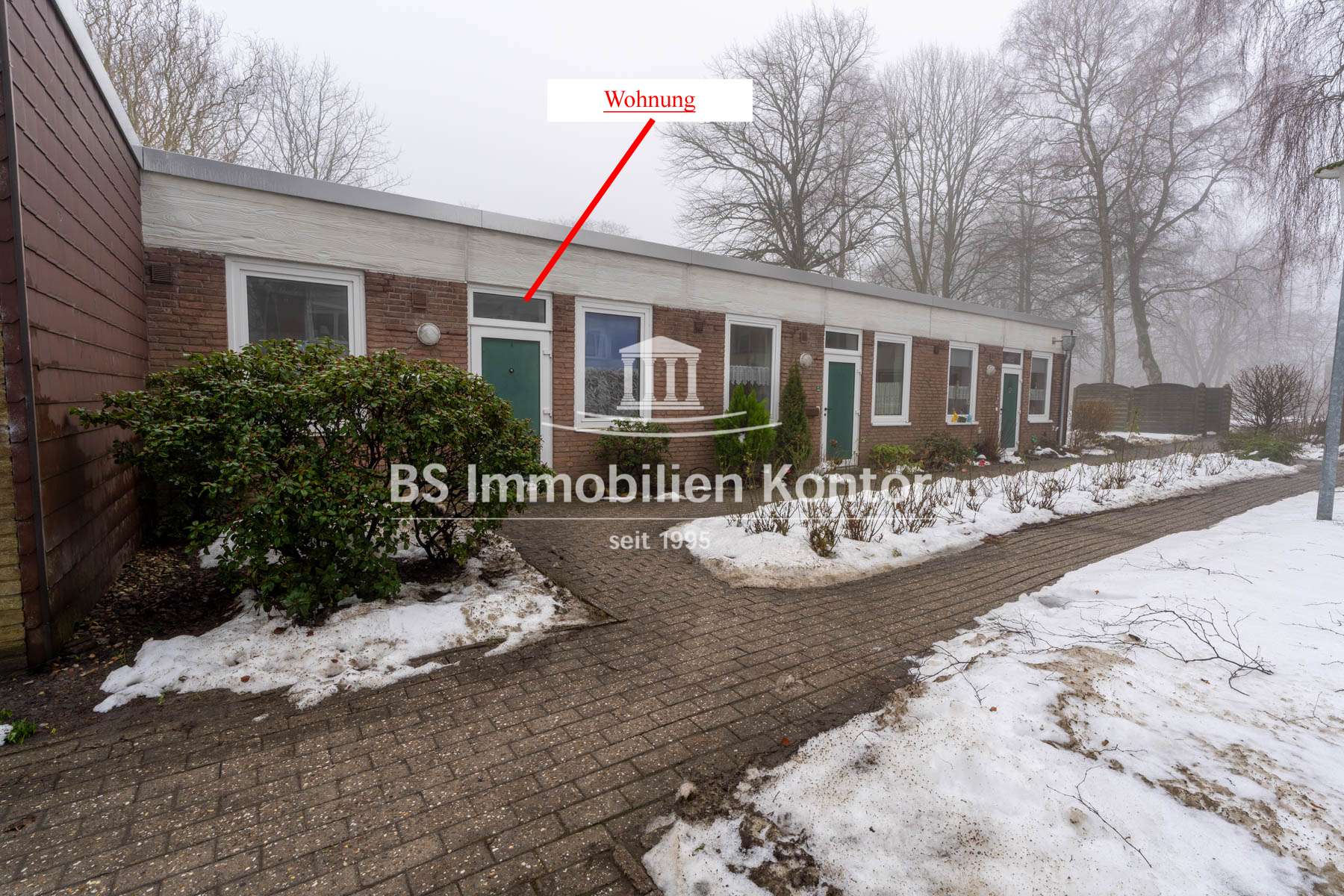 Kapitalanleger aufgepasst! Vermietete, renovierungsbedürftige Erdgeschosswohnung mit Terrasse in Sen, Aurich Kreis – Bild 1