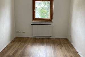 Erstbezug nach Modernisierung - Wunderschönes REH mit großem Garten, Freisitz und Garage – Storchenstr. 5b, 86179 Haunstetten-West, Augsburg – Vorschaubild 4