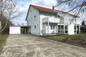 Großzügiges massives 1-2 Familienhaus in sehr guter Wohnlage bei Biberach mit 2 Garagen – Die vollständige Adresse der Immobilie erhältst du vom Anbieter., 88400 Maselheim – Vorschaubild 2