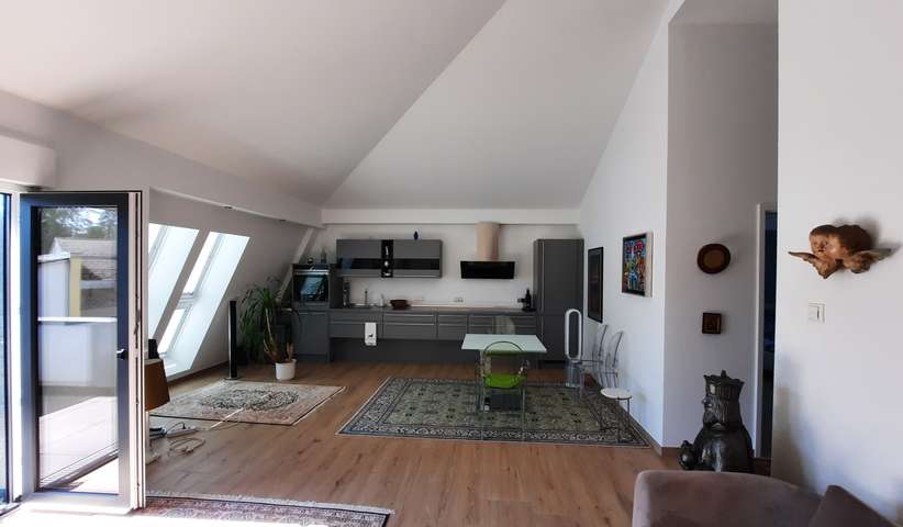 helle 2 Zimmerwohnung mit Balkon - Photo 1