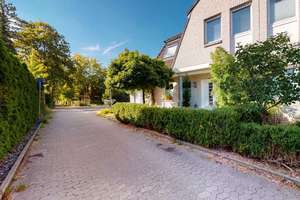 Familienglück zum Greifen nah: hochwertig ausgestattete Doppelhaushälfte mit großem Garten und Kamin – Die vollständige Adresse der Immobilie erhältst du vom Anbieter., 40489 Wittlaer, Düsseldorf – Vorschaubild 2