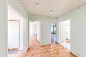 Sanierungsbedürftige Zwei-Zimmer-Wohnung mit Südwestbalkon in ruhiger Lage – 60431 Dornbusch, Frankfurt am Main – Vorschaubild 3
