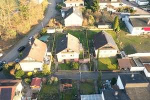 FREISTEHENDES FAMILIENHAUS IN SACKGASSENLAGE MIT 4 SCHLAFZIMMERN, 2 BÄDERN UND GARAGE – Die vollständige Adresse der Immobilie erhältst du vom Anbieter., 75196 Remchingen – Vorschaubild 2