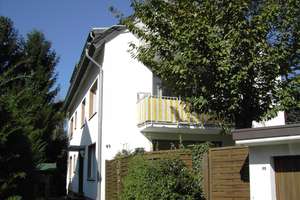 Helle 3 Zi-Wohnung mit EBK u. Balkon, provisionsfrei
