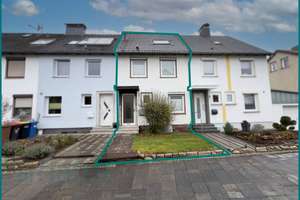 Wohnen oder investieren? Hier geht beides.
Charmantes Reihenmittelhaus am Kalkhügel! – Die vollständige Adresse der Immobilie erhältst du vom Anbieter., 49080 Kalkhügel, Osnabrück – Vorschaubild 1