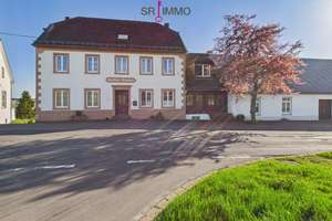 Ehemaliges Gasthaus mit großem Saal mit vielfältigen Nutzungsmöglichkeiten – Die vollständige Adresse der Immobilie erhältst du vom Anbieter., 54619 Üttfeld – Vorschaubild 1