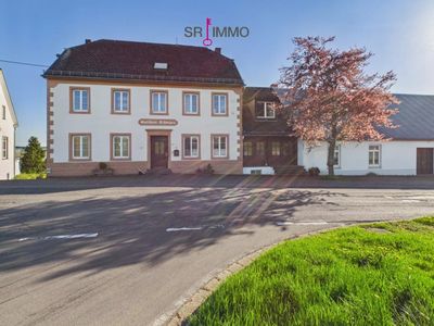 Ehemaliges Gasthaus mit großem Saal mit vielfältigen Nutzungsmöglichkeiten
