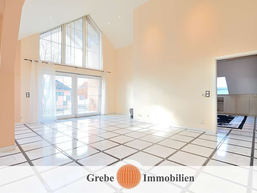 Immobilie in Fürstenwalde/Spree - Absolut hochwertiges Zweifamilienhaus mit 3 Bädern und Vollkeller! - Bild 2